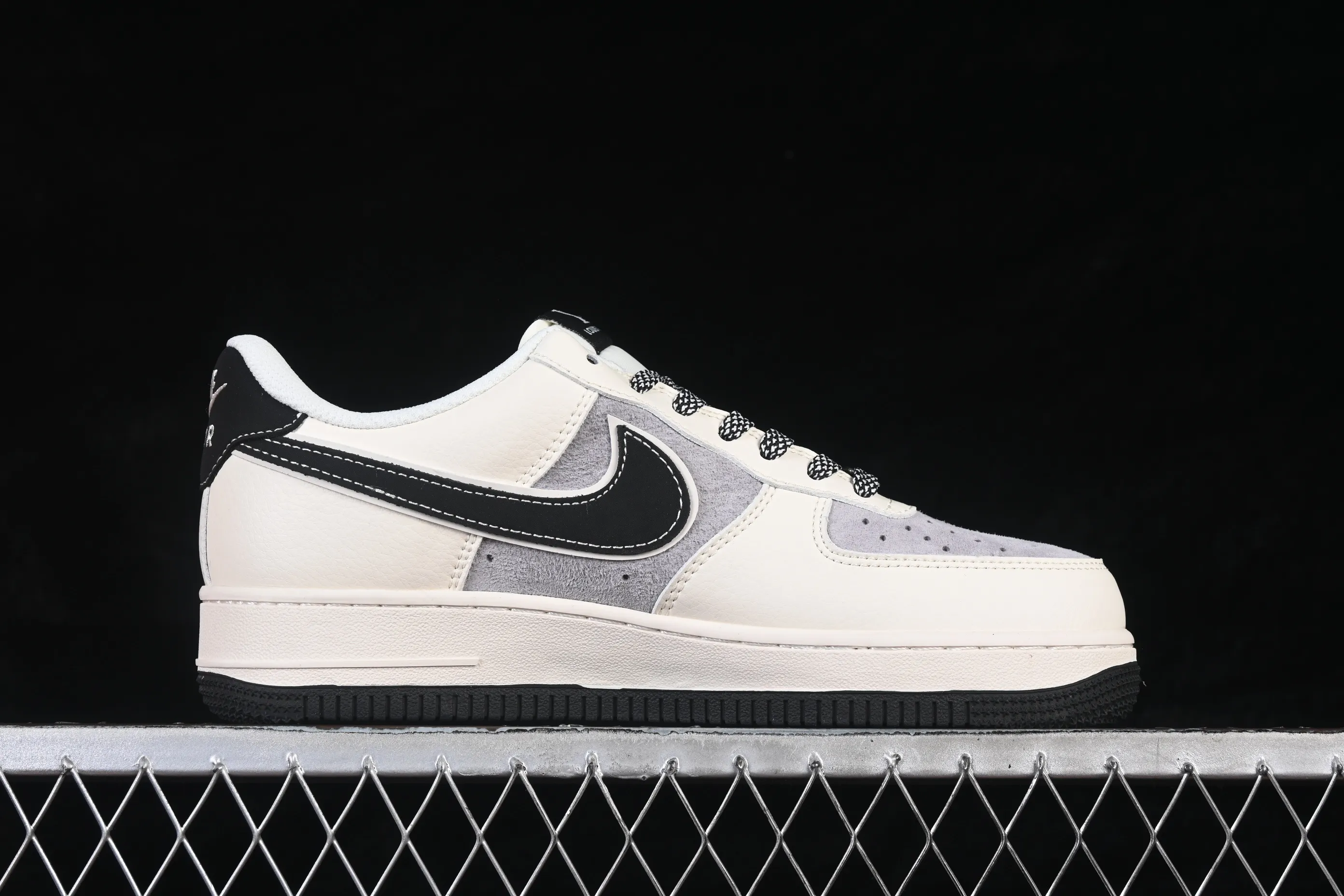 All categories Nk Air Force 1 Air Force series Nk Air Force 1 Low Air Force low-top Nike Air Force 1'07 Low joint black and gray suede Air Force 1 low-top casual sneakers XD9314-619